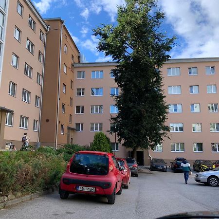 Riia 10, 2-Bedroom Apartment - 2 Big Beds 1 Extra Bed-Parking Free Tartu Bagian luar foto