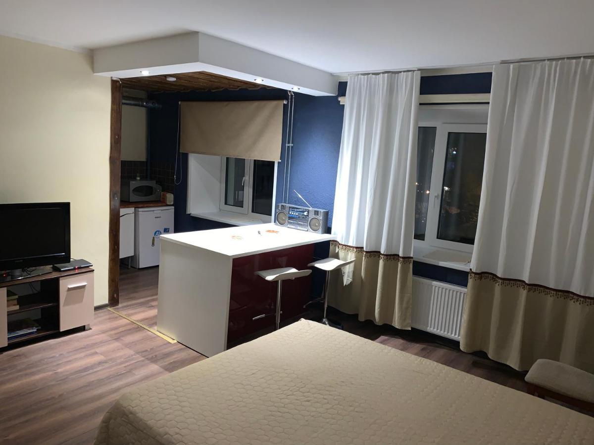 Riia 10, 2-Bedroom Apartment - 2 Big Beds 1 Extra Bed-Parking Free Tartu Bagian luar foto