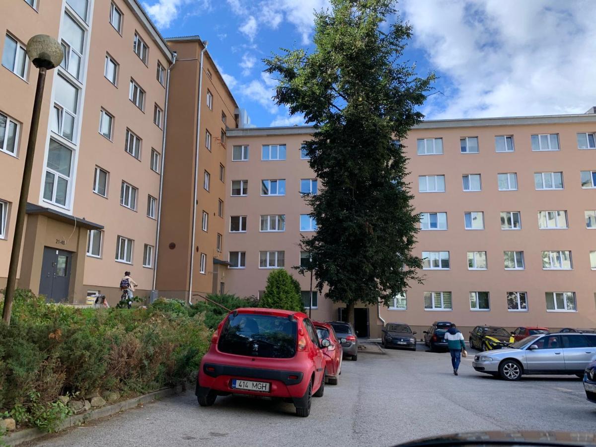 Riia 10, 2-Bedroom Apartment - 2 Big Beds 1 Extra Bed-Parking Free Tartu Bagian luar foto