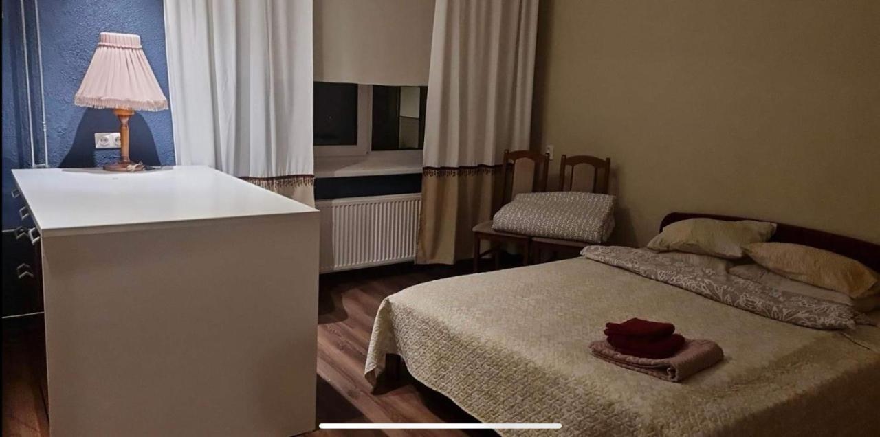 Riia 10, 2-Bedroom Apartment - 2 Big Beds 1 Extra Bed-Parking Free Tartu Bagian luar foto